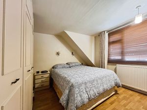 Bedroom- click for photo gallery